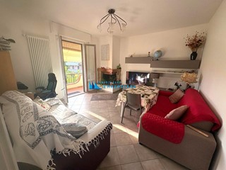 Trilocale in Vendita a Montignoso, zona Cinquale, 285'000&euro;, 70 m², arredato