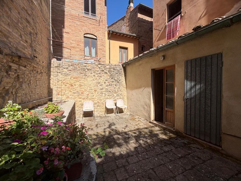Appartamento in Vendita a Volterra, 185'000&euro;, 155 m²