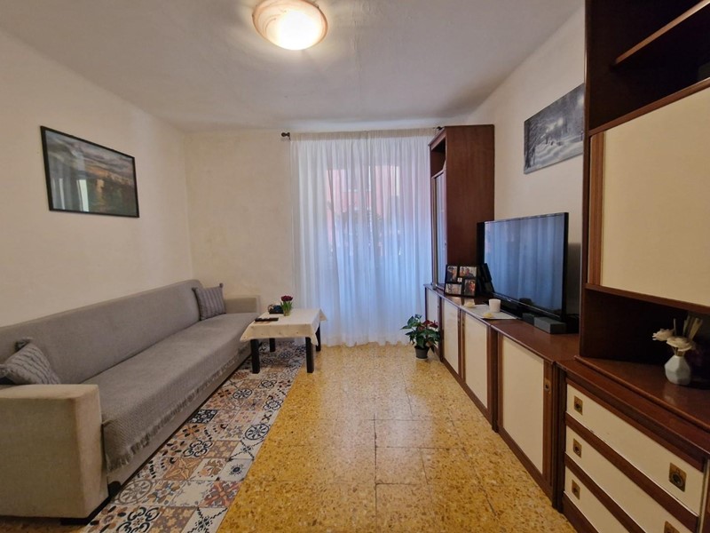 Trilocale in Vendita a Carrara, 57'000&euro;, 50 m², arredato