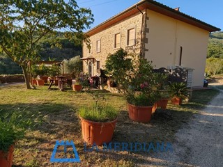 Appartamento in Vendita a Larciano, zona Larciano Castello, 190'000&euro;, 154 m², arredato