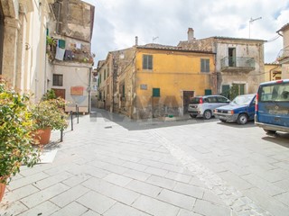 Quadrilocale in Vendita a Ischia di Castro, 48'000&euro;, 152 m²