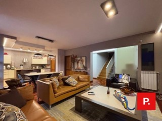 Appartamento in Vendita a Caserta, 415'000&euro;, 182 m²