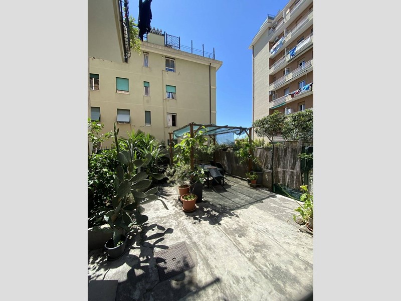 Appartamento in Vendita a Genova, 80'000&euro;, 65 m²
