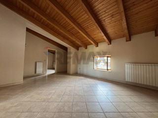 Appartamento in Vendita a Pietramelara, 215'000&euro;, 190 m²