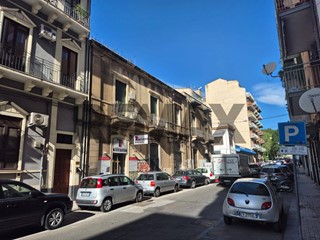 Appartamento in Vendita a Catania, 190'000&euro;, 165 m²