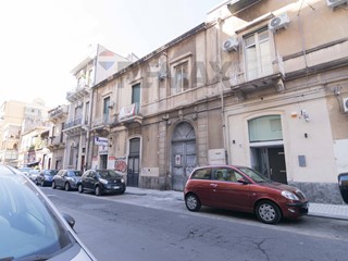 Appartamento in Vendita a Catania, 190'000&euro;, 165 m²