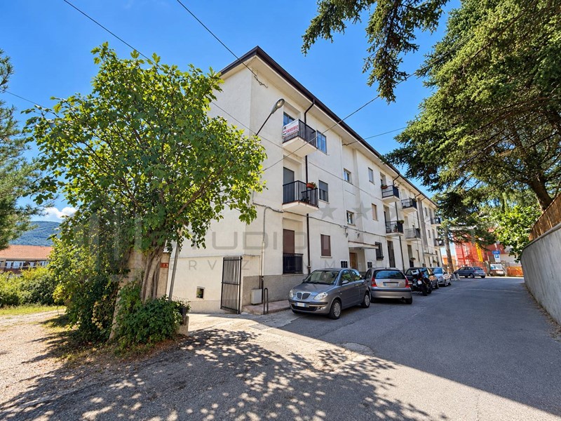 Trilocale in Vendita a Rogliano, 45'000&euro;, 86 m²