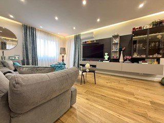 Quadrilocale in Vendita a San Nicola la Strada, 255'000&euro;, 125 m²