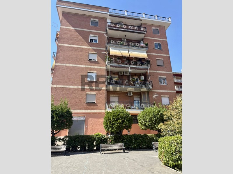Trilocale in Vendita a Guidonia Montecelio, 149'000&euro;, 100 m²