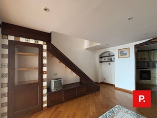Appartamento in Affitto a Napoli, 1'600&euro;, 92 m²