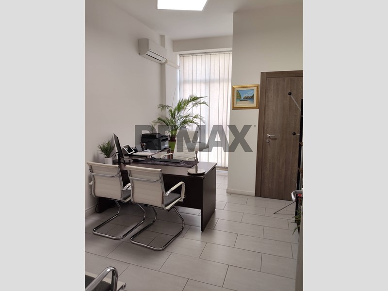 Appartamento in Affitto a Catania, 1'200&euro;, 114 m²