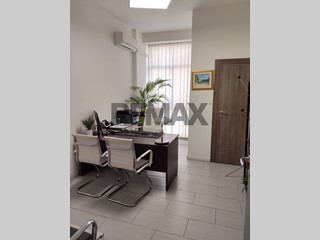 Appartamento in Affitto a Catania, 1'200&euro;, 114 m²