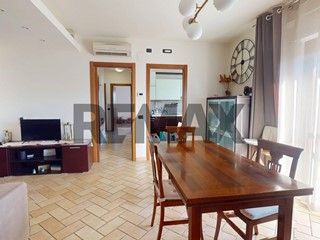 Quadrilocale in Affitto a Bettona, 750&euro;, 95 m²