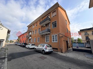 Bilocale in Vendita a Parabiago, 105'000&euro;, 70 m², arredato