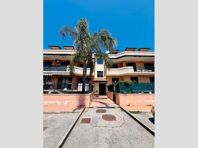 Quadrilocale in Affitto a Giugliano in Campania, 1'350&euro;, 90 m²