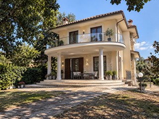 Quadrilocale in Vendita a Fiuggi, 329 m²