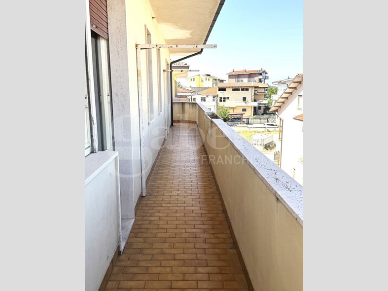 Appartamento in Vendita a San Giovanni Teatino, 88'000&euro;, 128 m²