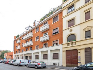 Bilocale in Vendita a Milano, 239'000&euro;, 72 m², arredato