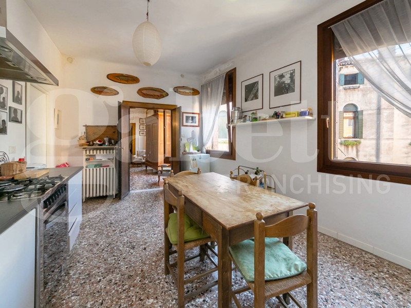 Appartamento in Vendita a Venezia, 860'000&euro;, 197 m², arredato