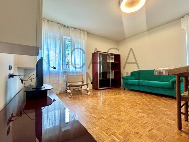 Appartamento in Affitto a Aosta, 610&euro;, 90 m², arredato