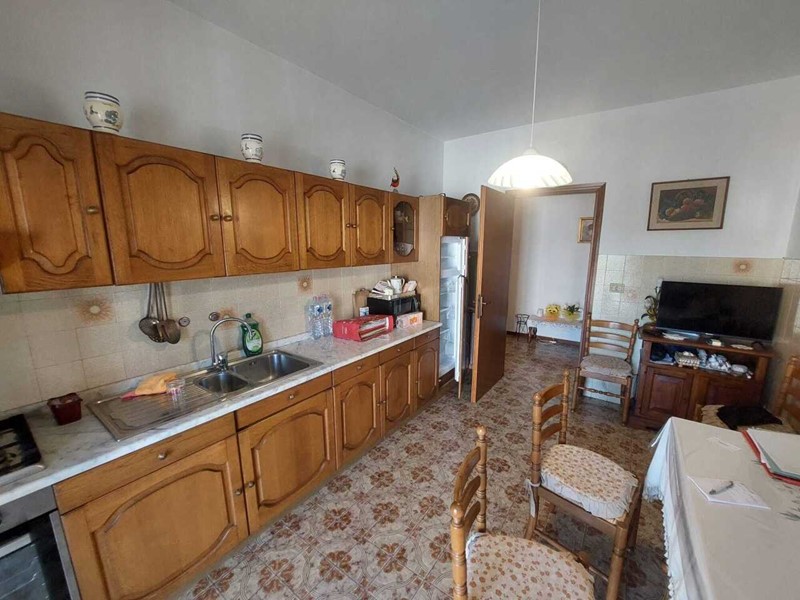 Quadrilocale in Vendita a Prato, 219'000&euro;, 110 m², con Box