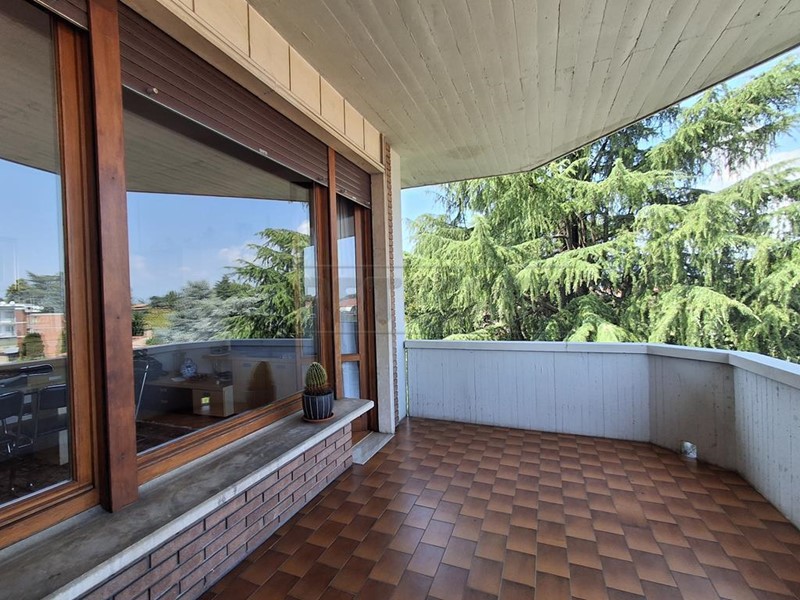 Appartamento in Vendita a Vicenza, 255'000&euro;, 160 m², con Box