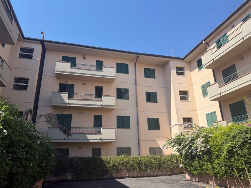 Appartamento in Vendita a Mascalucia, zona Apollo 13, 170'000&euro;, 130 m², con Box