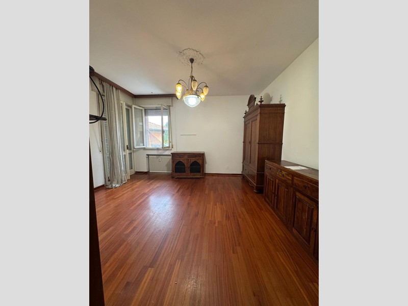 Quadrilocale in Vendita a Forlì, 138'000&euro;, 84 m², con Box