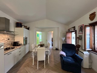 Quadrilocale in Vendita a Castelnuovo Berardenga, zona Pianella, 180'000&euro;, 80 m²