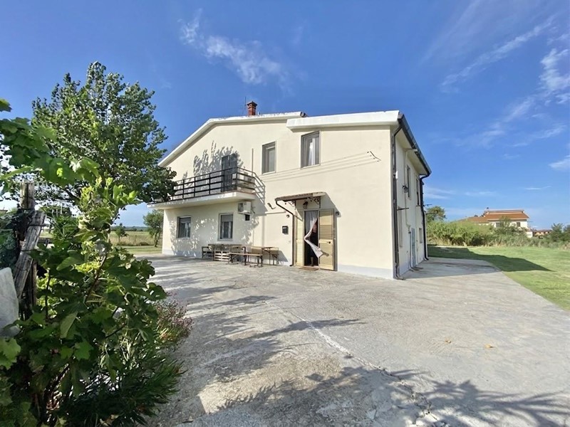 Appartamento in Vendita a Pontedera, zona Gello, 165'000&euro;, 150 m²