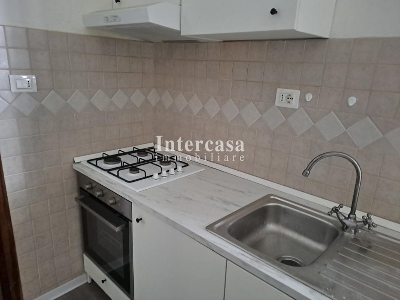 Quadrilocale in Affitto a Pisa, 1'100&euro;, 90 m², arredato