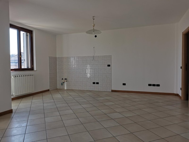 Trilocale in Vendita a Colle di Val D'Elsa, 200'000&euro;, 85 m², con Box