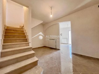 Quadrilocale in Vendita a San Giuliano Terme, zona Arena Metato, 185'000&euro;, 75 m²