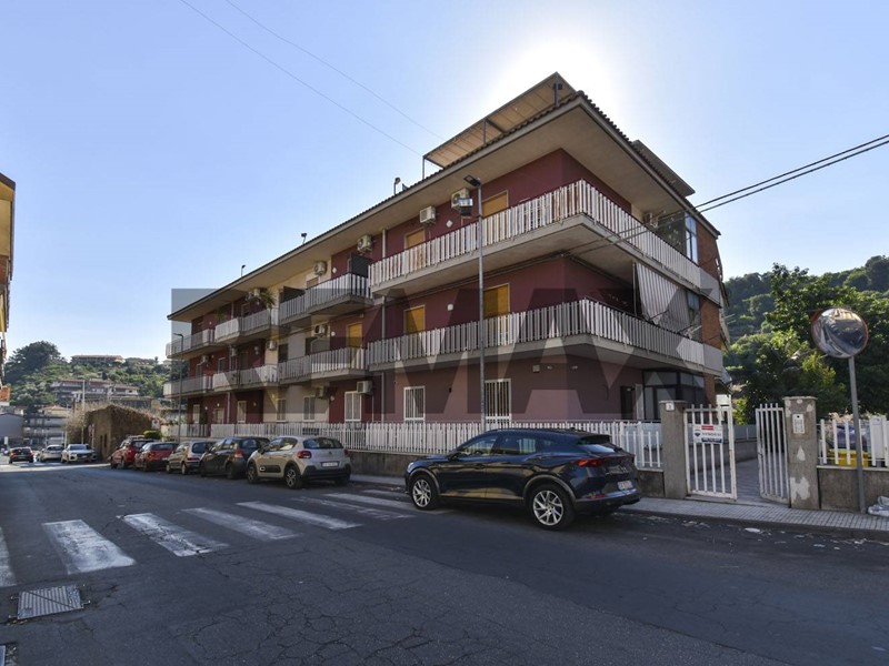Appartamento in Vendita a Aci Catena, 139'000&euro;, 144 m²