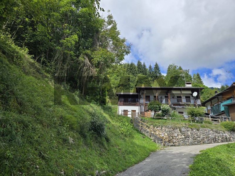 Appartamento in Vendita a Lamon, 100'000&euro;, 80 m²