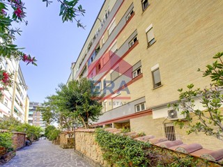 Trilocale in Vendita a Roma, 219'000&euro;, 89 m²
