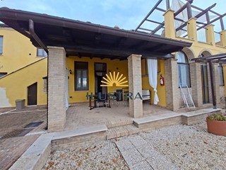 Bilocale in Vendita a Acquaviva Picena, 185'000&euro;, 90 m²