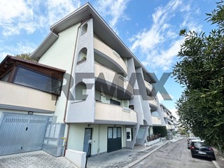 Trilocale in Vendita a Cappelle sul Tavo, 130'000&euro;, 72 m²