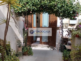 Quadrilocale in Vendita a Trepuzzi, 110'000&euro;, 165 m²
