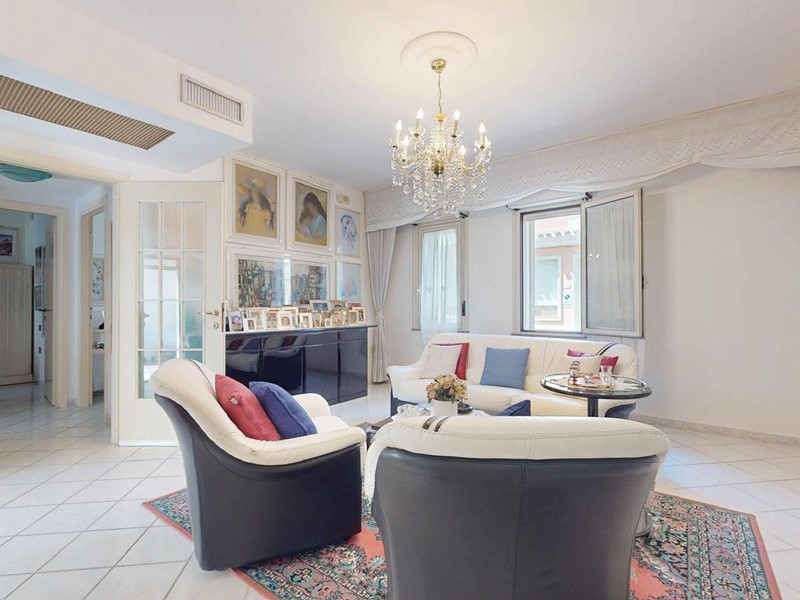 Quadrilocale in Vendita a Quartu Sant'Elena, 220'000&euro;, 140 m²