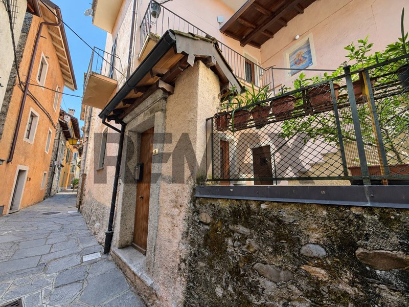 Bilocale in Vendita a Cannero Riviera, 130'000&euro;, 64 m²
