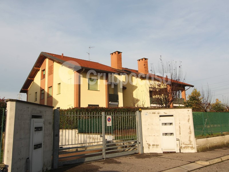 Trilocale in Affitto a Magenta, 830&euro;, 65 m²