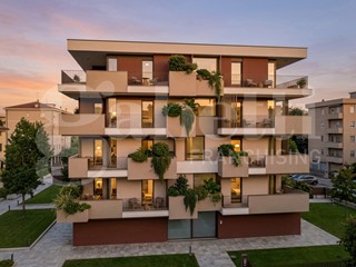 Quadrilocale in Vendita a San Giovanni in Persiceto, 370'000&euro;, 123 m², con Box