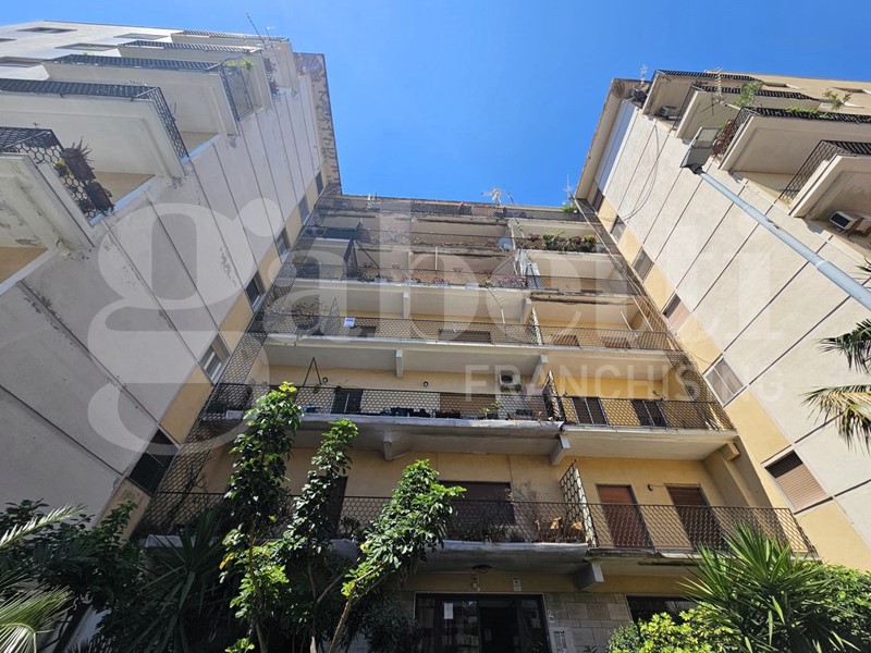 Appartamento in Vendita a Messina, 98'000&euro;, 120 m²