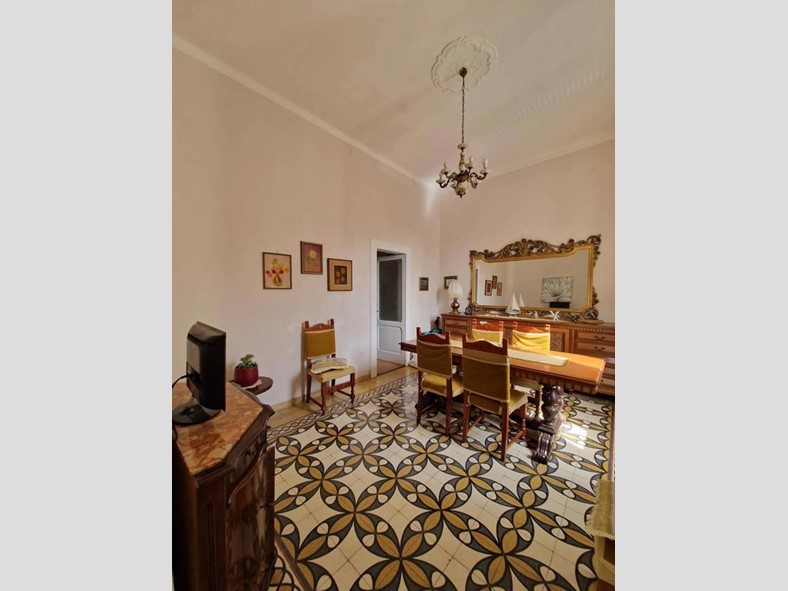 Trilocale in Affitto a Brindisi, 700&euro;, 70 m², arredato