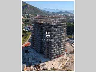 Trilocale in Vendita a Salerno, 430'000&euro;, 87 m², con Box