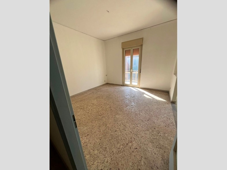 Trilocale in Vendita a Palermo, 72'000&euro;, 65 m²
