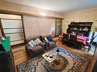 Appartamento in Vendita a Torino, 320'000&euro;, 165 m², con Box