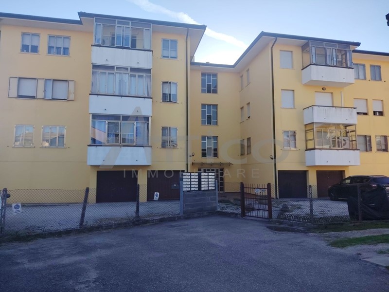 Appartamento in Vendita a Polesella, 52'000&euro;, 84 m², arredato, con Box