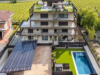 Appartamento in Vendita a Peschiera del Garda, 640'000&euro;, 131 m², con Box